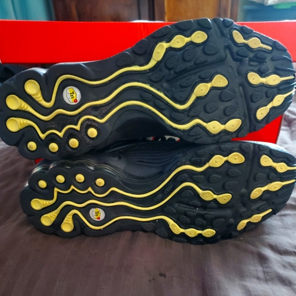 Nike Air Tuned Max Black/Celery-Dark Charcoal Men's Size 8 - Picture 7 of 7